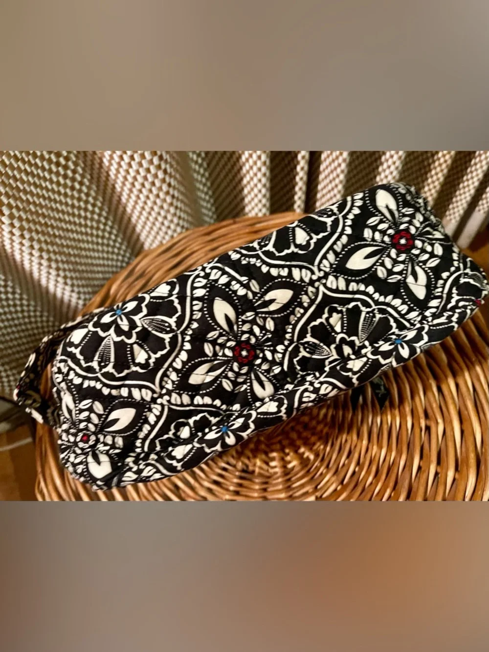 Vera Bradley Shoulder Bag, "Barcelona" Pattern - Picture 4 of 6